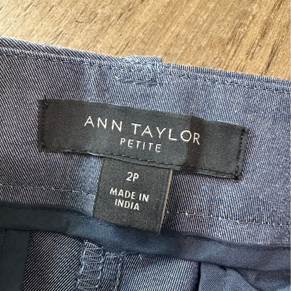 Ann Taylor High Rise Cropped Pant in Stretch Cotton with Eyelet trim Size 2P - Picture 7 of 10